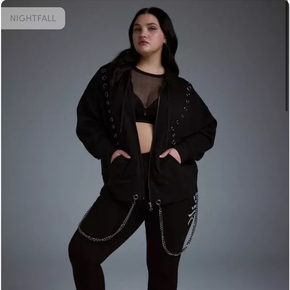 Torrid - Picture 6 of 7